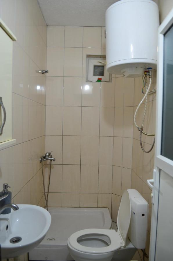 Moonlight Hostel Prishtinë Ngoại thất bức ảnh