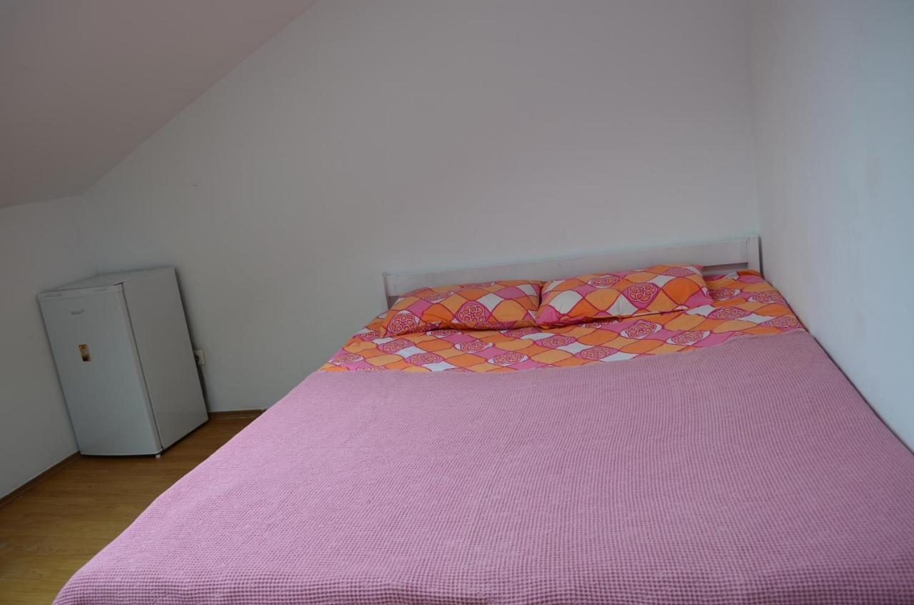 Moonlight Hostel Prishtinë Ngoại thất bức ảnh