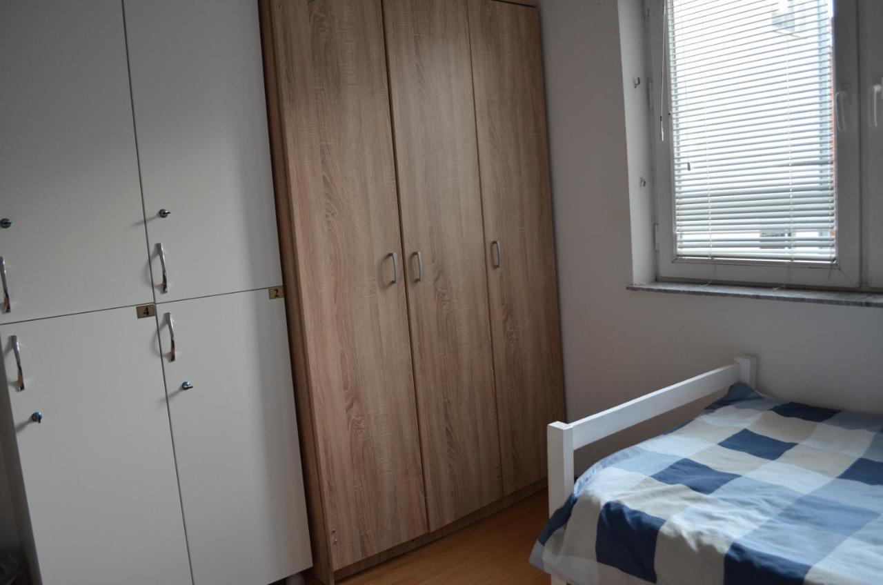 Moonlight Hostel Prishtinë Ngoại thất bức ảnh