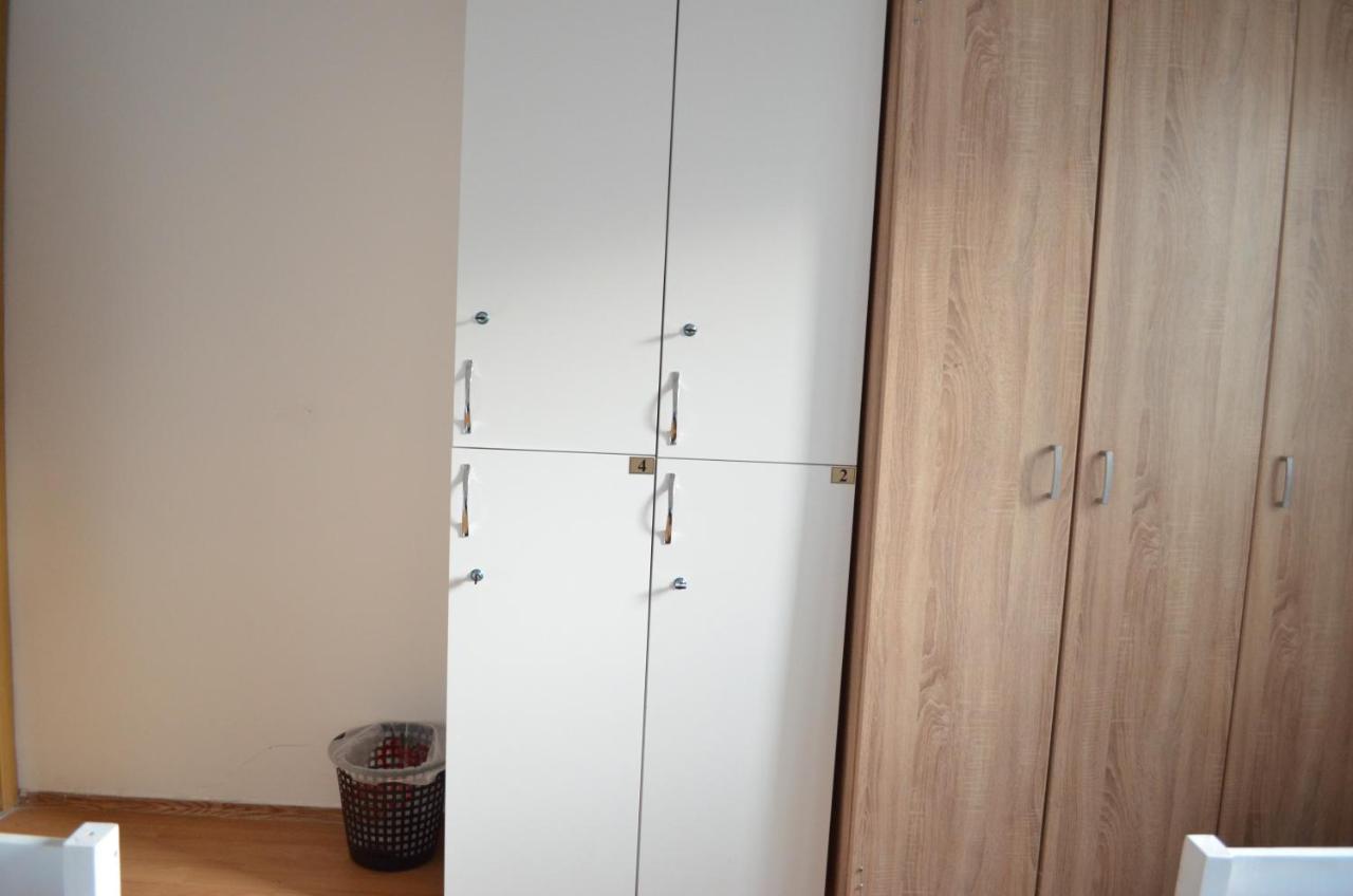 Moonlight Hostel Prishtinë Ngoại thất bức ảnh