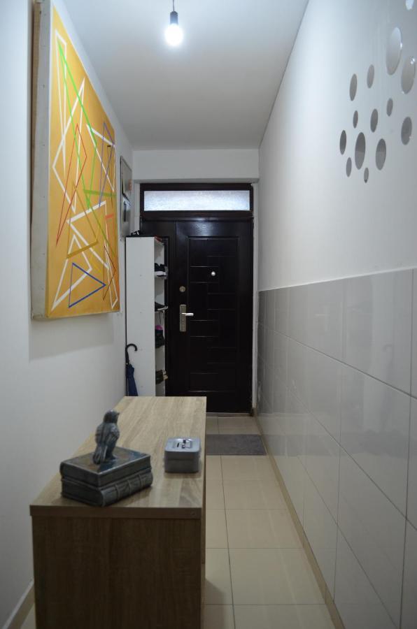 Moonlight Hostel Prishtinë Ngoại thất bức ảnh