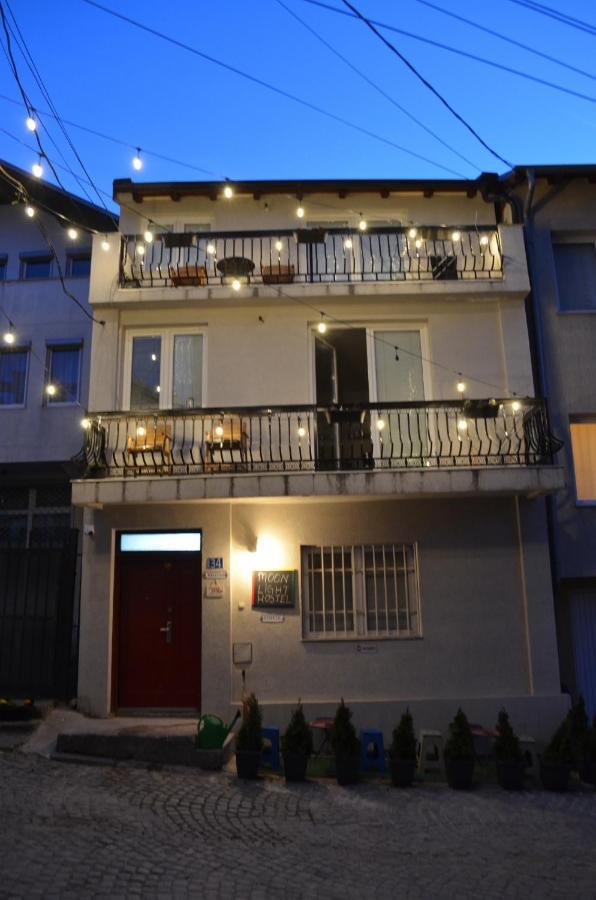 Moonlight Hostel Prishtinë Ngoại thất bức ảnh